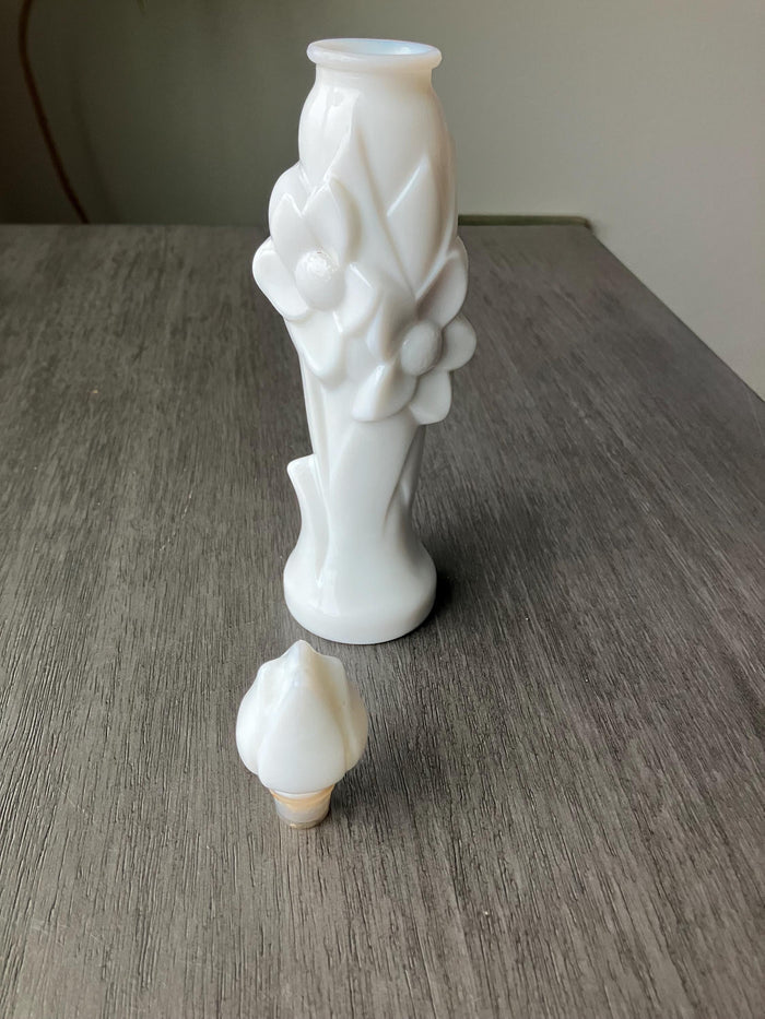 Avons Floral Bud Vase, Roses Roses With The Original  Creamy Bath Foam, Valentines Day Gift