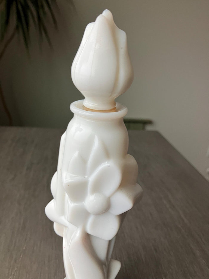 Avons Floral Bud Vase, Roses Roses With The Original  Creamy Bath Foam, Valentines Day Gift