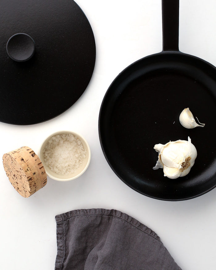 Crane Frying Pan w/ Lid