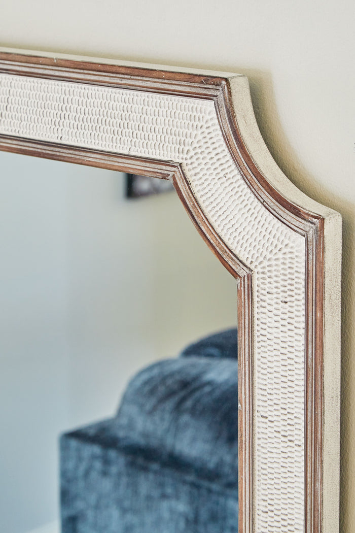 Howston - Antique White - Accent Mirror