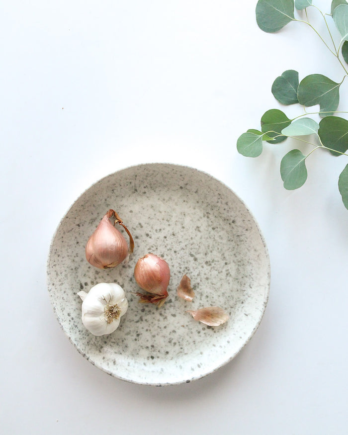 Settle Round Porcelain Platter - Speckled