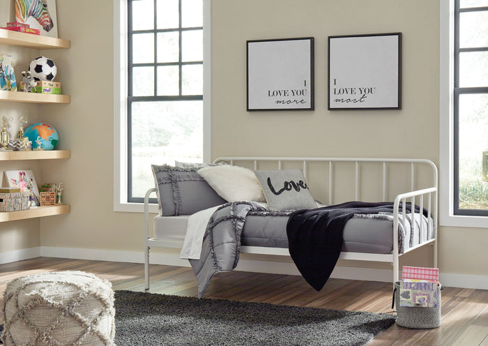 Trentlore - Day Bed