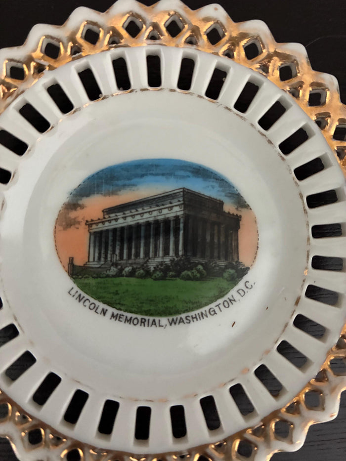 Washington Monument and Lincoln Memorial Souvenir Plates With Reticulated Open Lace Gold Edges.