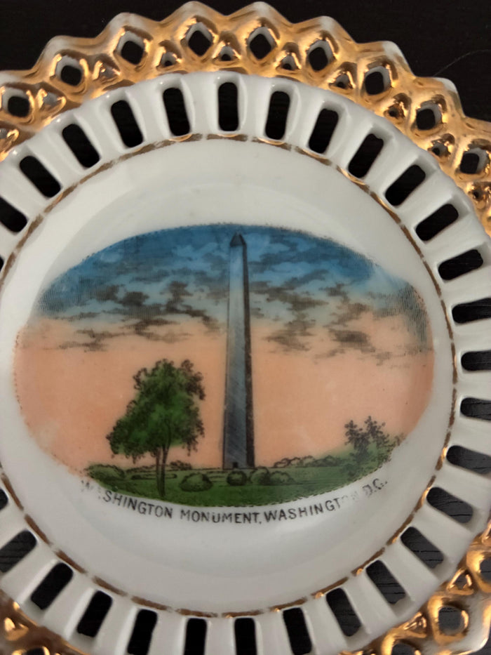 Washington Monument and Lincoln Memorial Souvenir Plates With Reticulated Open Lace Gold Edges.